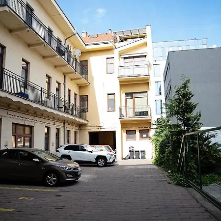 Cozy Modern In The Old Town - Hlavna Street Апартаменты Кошице