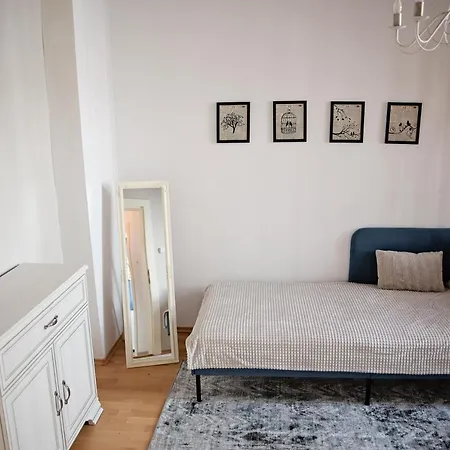 Апартаменты Cozy Modern In The Old Town - Hlavna Street
