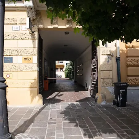 Cozy Modern In The Old Town - Hlavna Street Апартаменты Кошице
