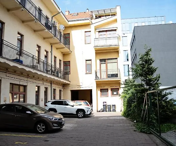 Cozy Modern In The Old Town - Hlavna Street Appartement Košice