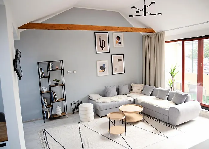 Cozy Modern In The Old Town - Hlavna Street アパート *