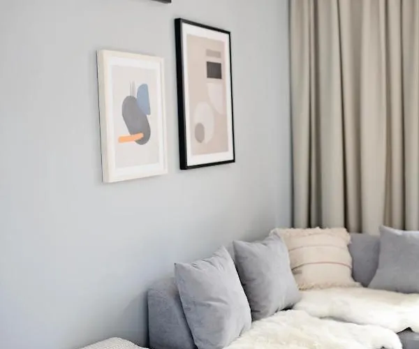 Cozy Modern In The Old Town - Hlavna Street