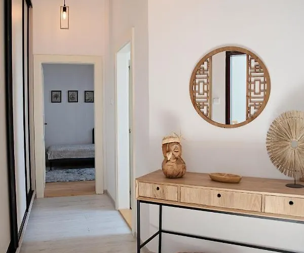 Cozy Modern In The Old Town - Hlavna Street *