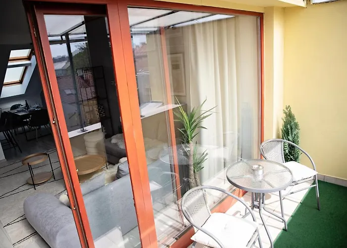 Cozy Modern In The Old Town - Hlavna Street コシツェ