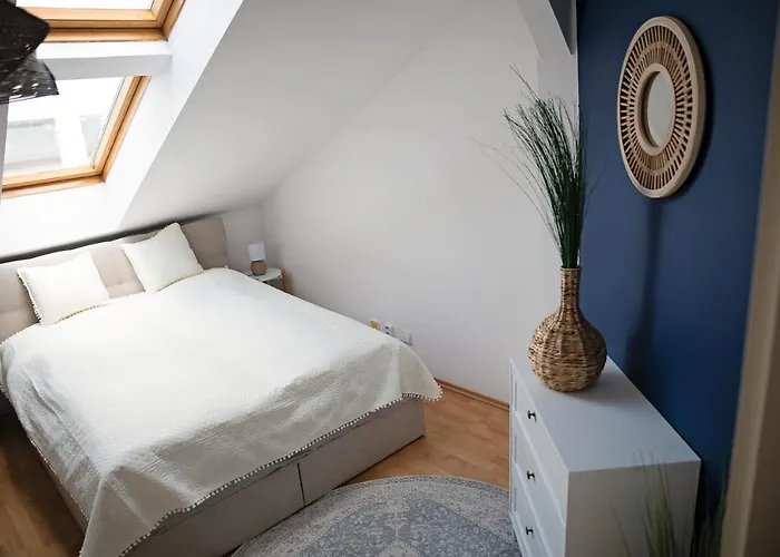 Cozy Modern In The Old Town - Hlavna Street Apartman *